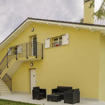 Casa vacanze Attractive Holiday In With Private Swimming Pool