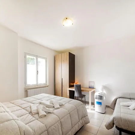 Attractive Holiday In With Private Swimming Pool *