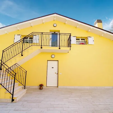 Attractive Holiday In With Private Swimming Pool *